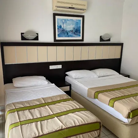 Club Marakesh Beach فندق بيلديبي