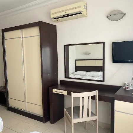 Club Marakesh Beach Hotel 4*