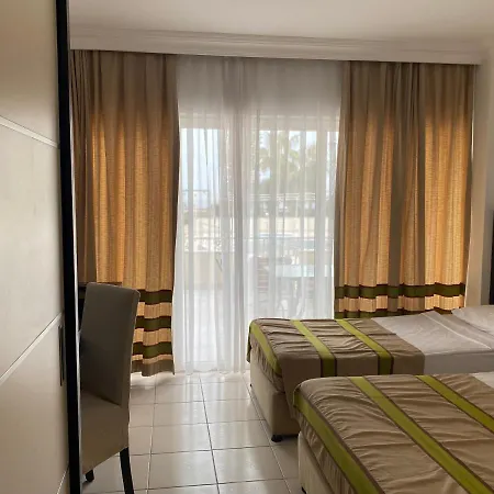 Club Marakesh Beach Hotel 4*